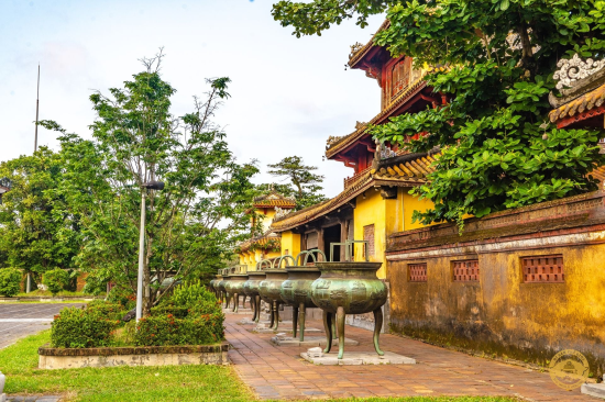 Nine Dynastic Urns – A visual encyclopedia of vietnamese biodiversity under the nguyen dynasty